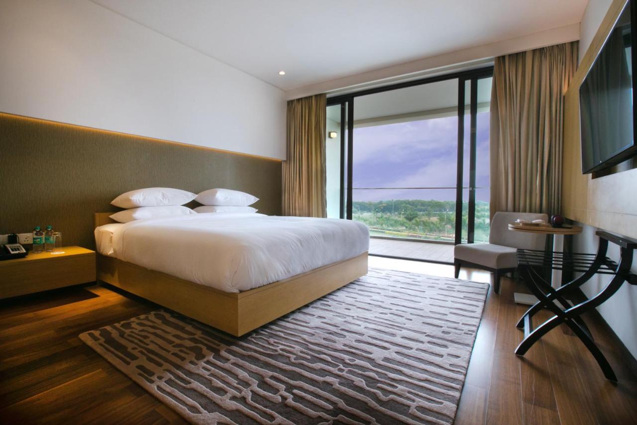 Blvd Club - Near Bengaluru Airport होटल 5*