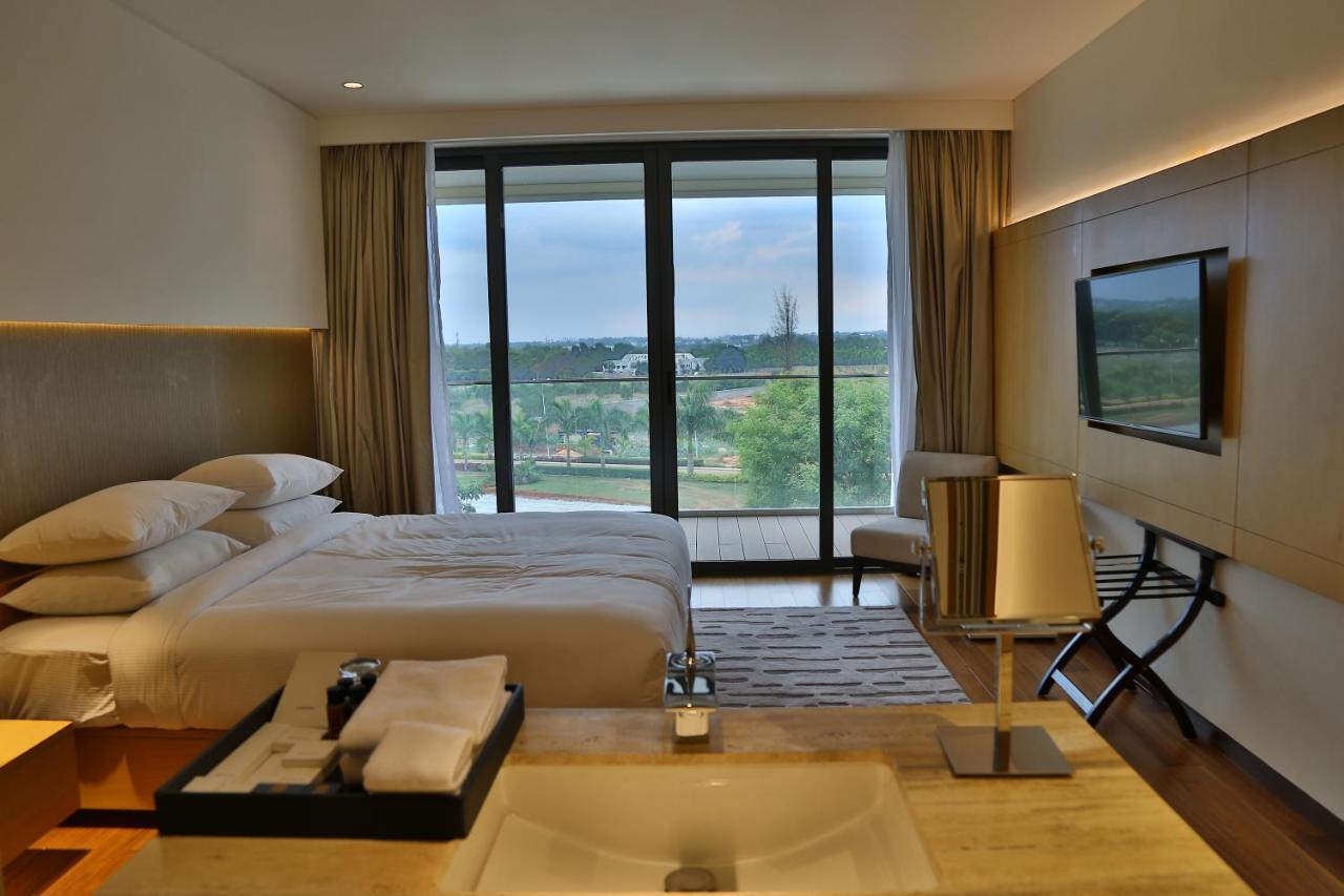 Blvd Club - Near Bengaluru Airport होटल 5*